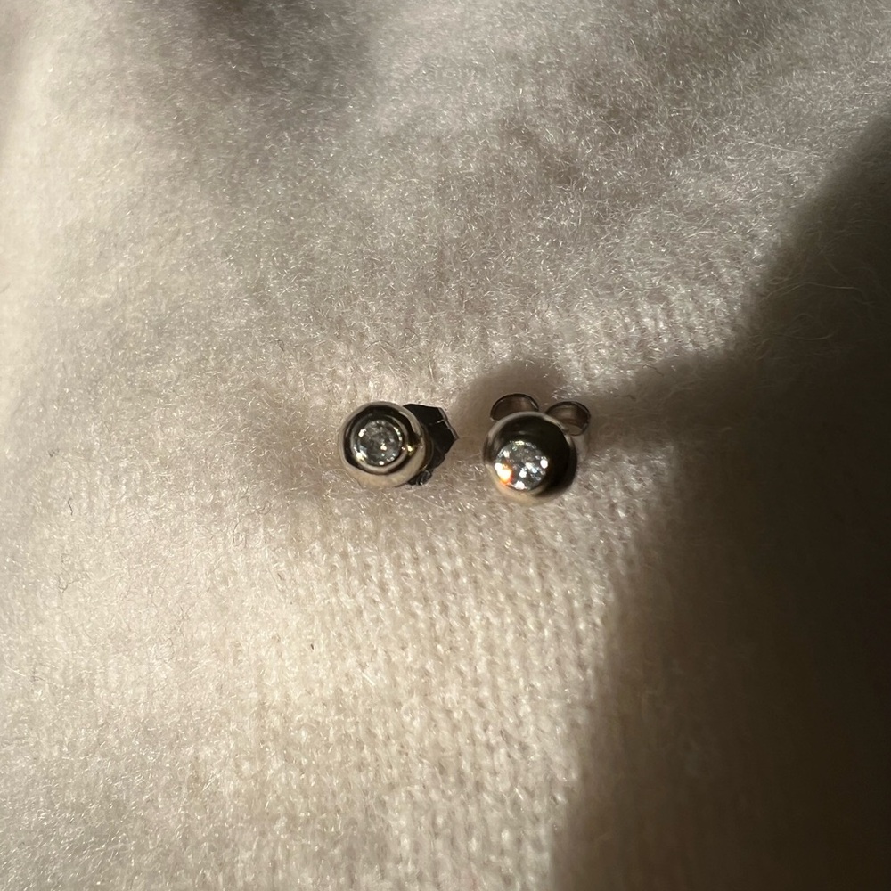 Tiny 14K white gold & diamond stud earrings - Picture 3 of 4